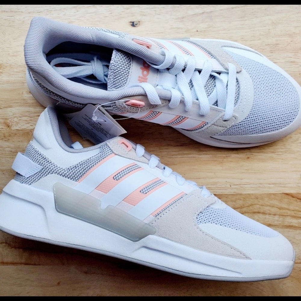 ADIDAS Run 90s Womens NIB